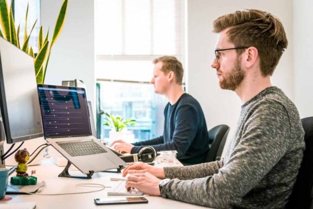 4 Tips for Implementing a Live Chat on Your Website